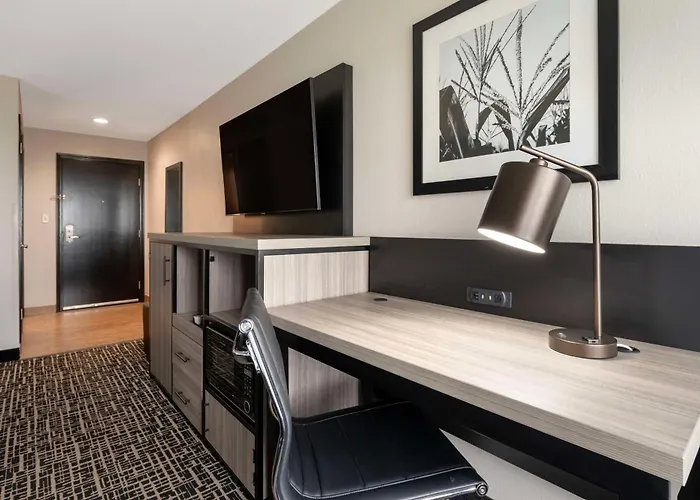 Best Western Plus Greenwood Indy South Inn